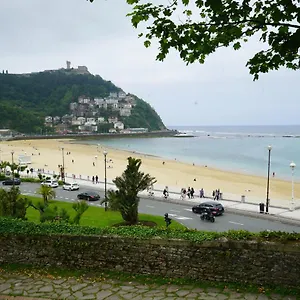 Accommodatie bij particulieren Ondarreta With Independent Entrance, San Sebastian